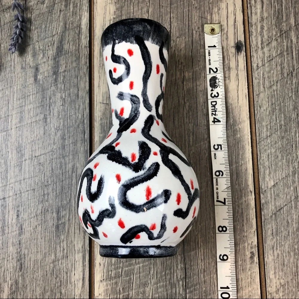 Small Accent Decor Red Black Boquet Vase
